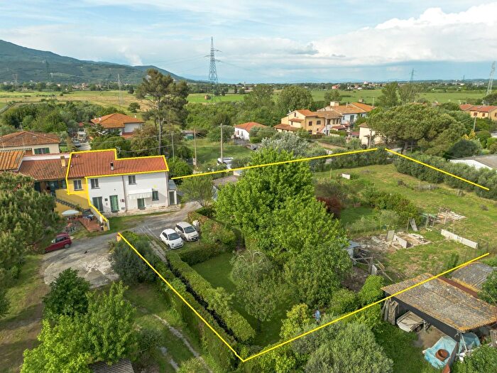 Casa con 5 locali in vendita in Cascina