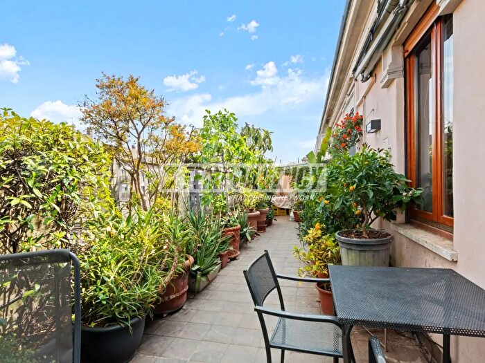 Appartamento con 5 locali in vendita in Via Leopoldo Cicognara, Milano