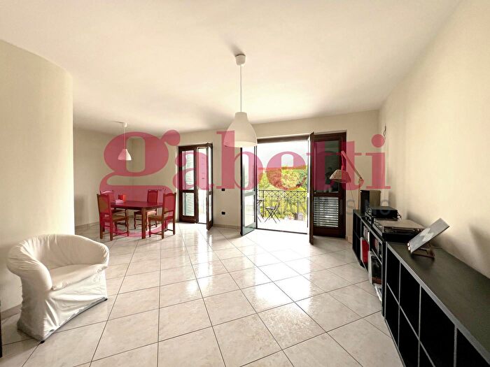 Appartamento con 5 locali in vendita in Alfano Rinaldi Snc, Telese