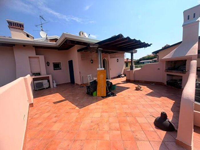Appartamento trilocale in affitto in Solarolo, Manerba del Garda