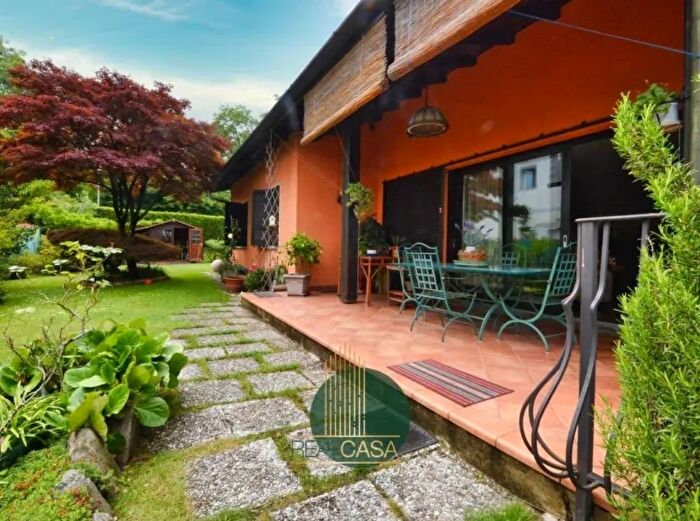 Casa trilocale in vendita in Via Piacco Residence Il Poggio Piacco Ponte Tresa Lavena Ponte Tresa Comunità Montana del Piambello Varese Lombardia Italia, Lavena Ponte Tresa