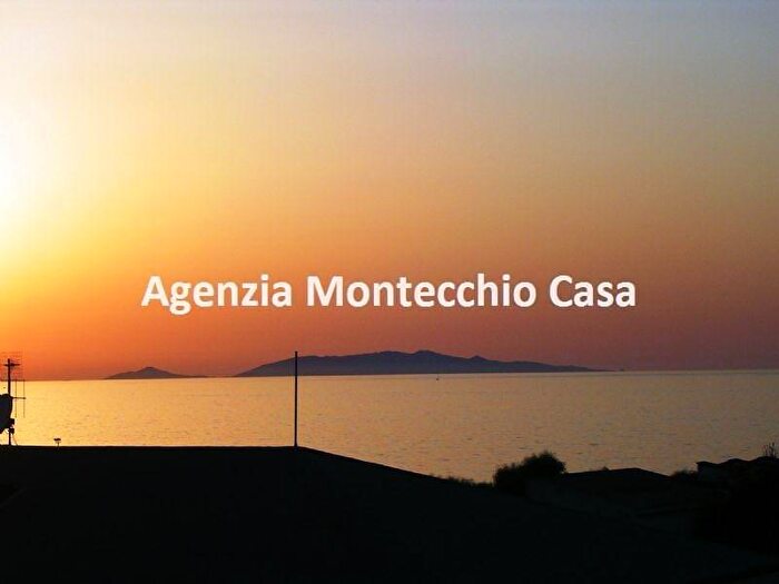 Appartamento quadrilocale in affitto in Via Molise, Castelsardo