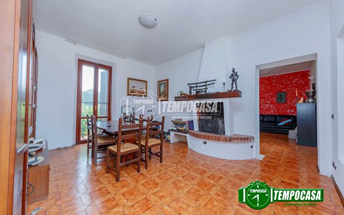 Appartamento quadrilocale in vendita in Piazza Comunale, Vermezzo con Zelo