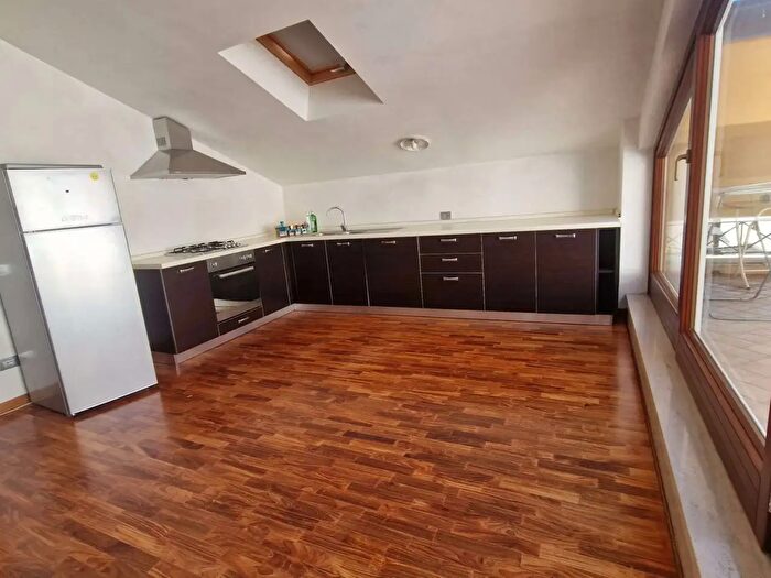 Appartamento con 5 locali in vendita in Via Marco Mnghetti, Frosinone