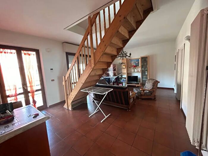 Appartamento con 6 locali in affitto in Via Cervino, Pisa