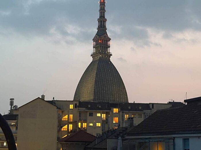 Appartamento trilocale in affitto in Via SantOttavio, Vanchiglia, Torino