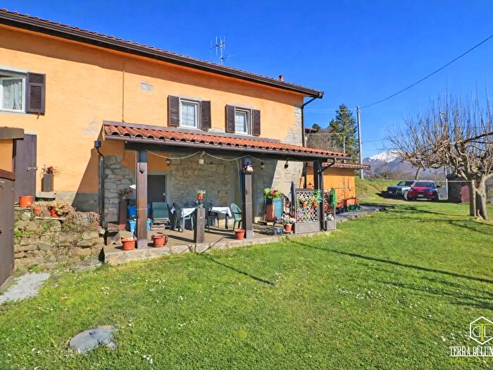 Casa con 7 locali in vendita in Pollina, Pontremoli