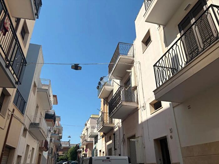 Casa con 6 locali in vendita in Via a Perotti, Polignano A Mare