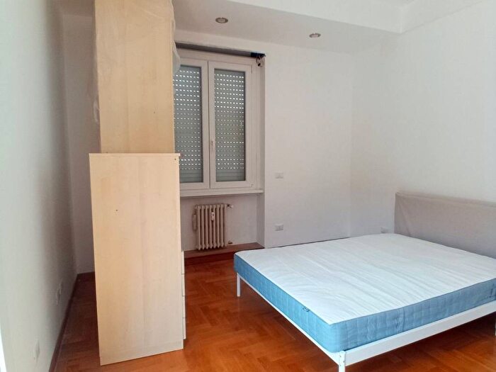 Appartamento trilocale in affitto in Via Oreste Tommasini, Bologna, Roma