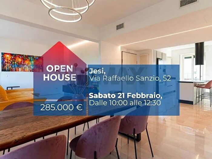 Appartamento con 7 locali in vendita in Via Raffaello Sanzio, Jesi