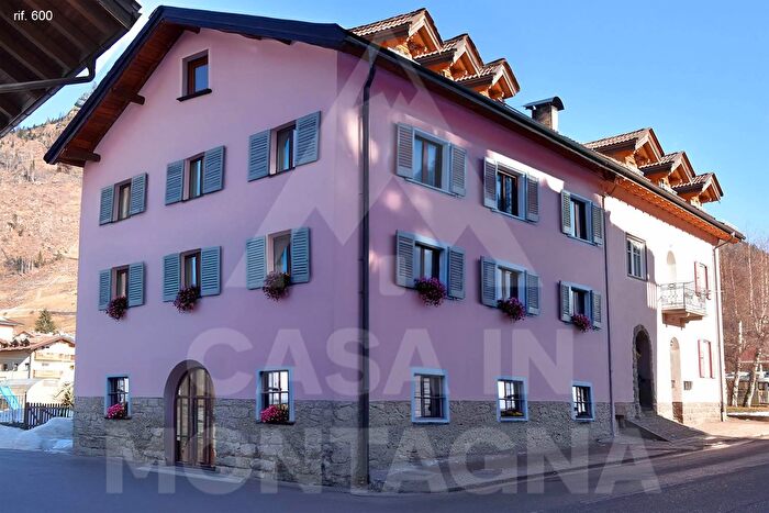 Casa con 10 locali in vendita in Predazzo