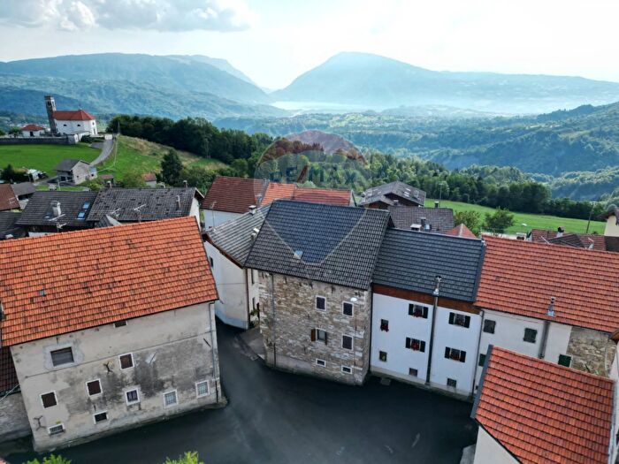Casa con 10 locali in vendita in Piazza Concordia, Chies DAlpago