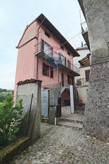 Casa quadrilocale in vendita in Via Montelomboni, Almenno San Bartolomeo