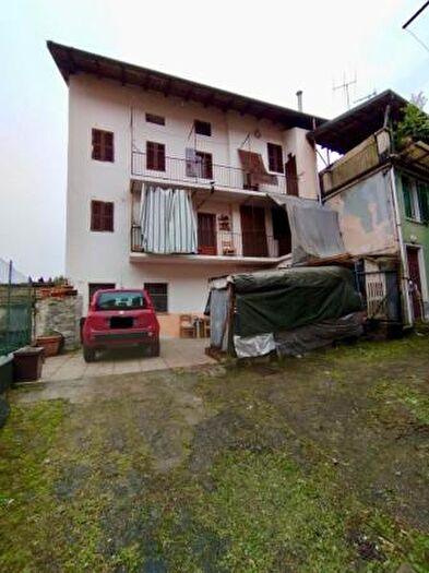 Casa con 5 locali in vendita in Via Fabbriche, Valdilana