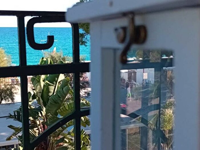 Appartamento trilocale in affitto in Via San Pietro, Centro, Finale Ligure