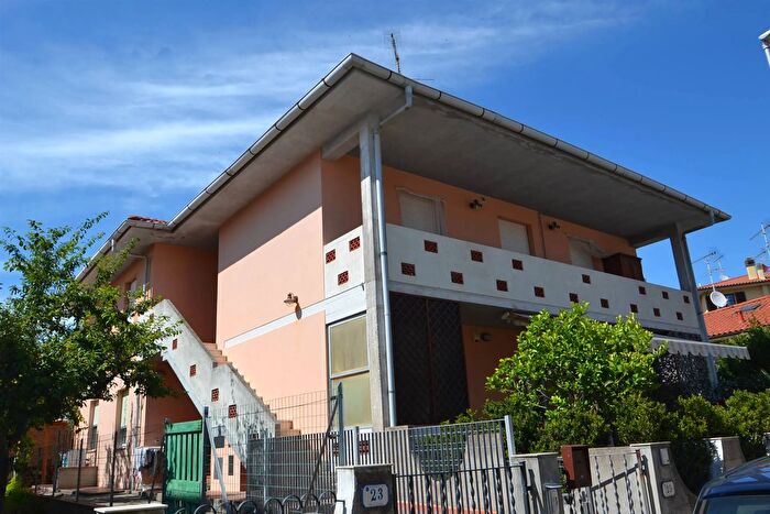 Appartamento con 6 locali in vendita in Rosignano Marittimo