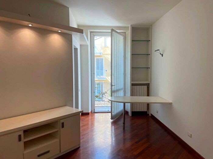 Appartamento trilocale in affitto in Via Vittoria Colonna, Amendola Buonarroti, Milano