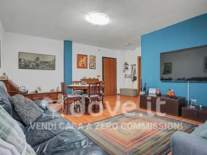 Appartamento trilocale in vendita in Via Giacomo Leopardi, Vigasio