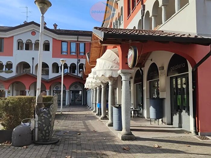 Appartamento monolocale in vendita in Via Piazza Ezio Citterio, Lomagna