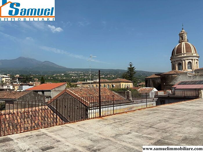 Casa con 10 locali in vendita in Via Sartori, Giarre