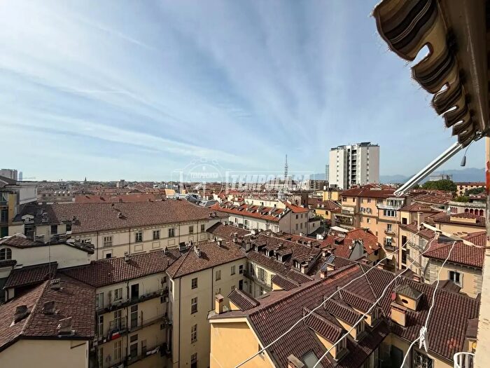 Appartamento trilocale in vendita in Via Antonio Bertola, Torino
