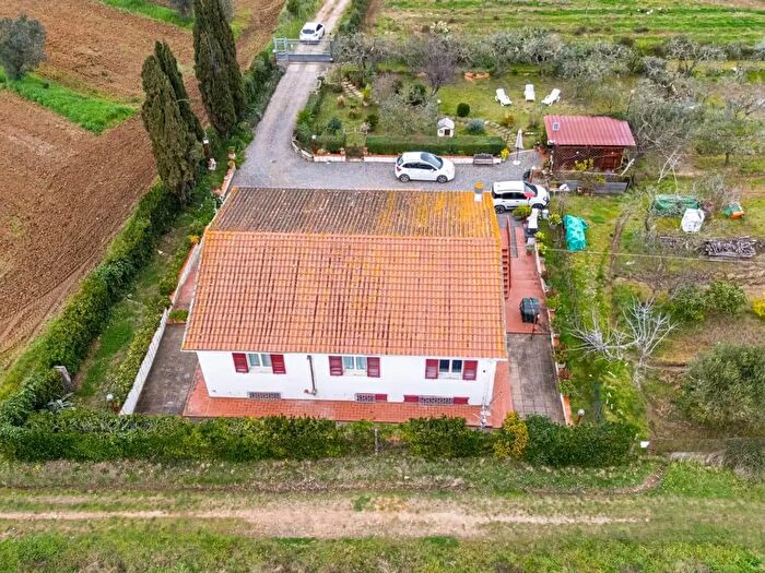 Appartamento con 5 locali in vendita in Livorno