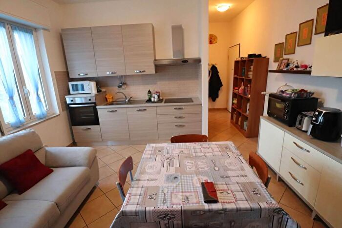 Appartamento trilocale in vendita in Via Cavour, Andora