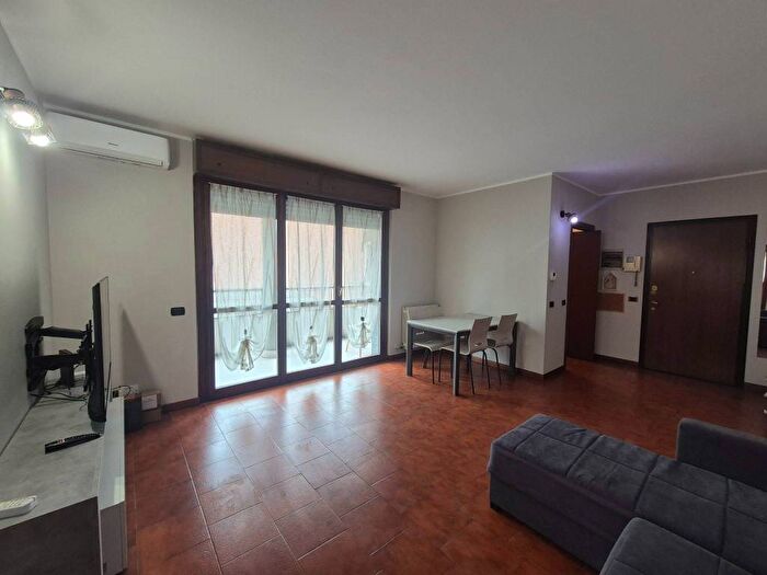 Appartamento bilocale in affitto in Via Aprile, Bellaria, Cinisello Balsamo