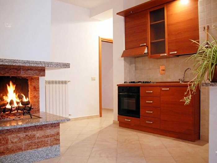 Appartamento trilocale in affitto in Via dei Buonvisi, Casetta Mattei Corviale, Roma
