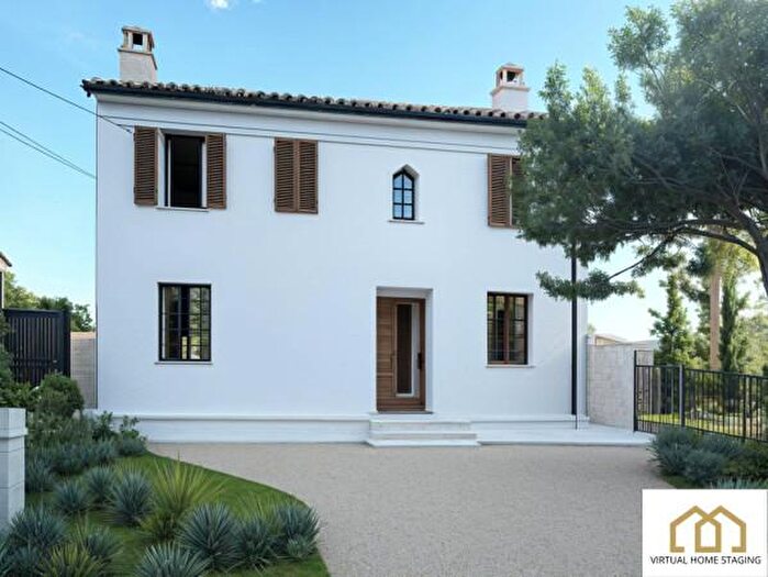 Casa quadrilocale in vendita in Vicolo Chiesa, Codevilla