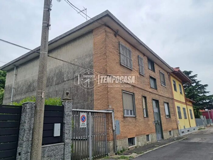 Case in Vendita e in Affitto - 3
