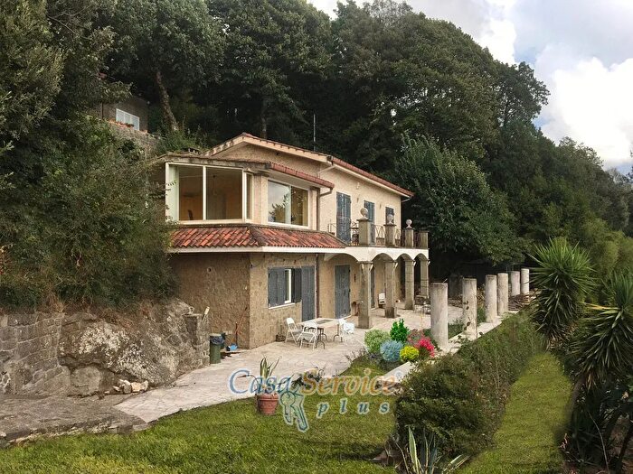 Casa con 9 locali in vendita in Via Spiaggia del Lago, Castel Gandolfo