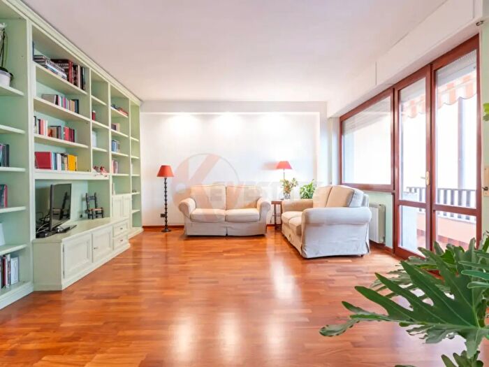 Appartamento con 7 locali in vendita in Via Prunizzedda, Sassari