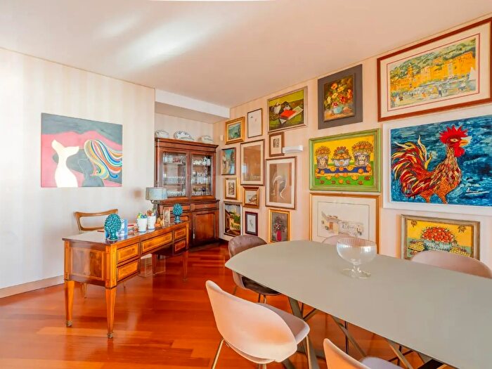 Appartamento con 5 locali in vendita in Via del Parco Cafiero, Napoli