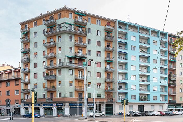 Appartamento trilocale in vendita in Piazza Serafino Belfanti, Milano