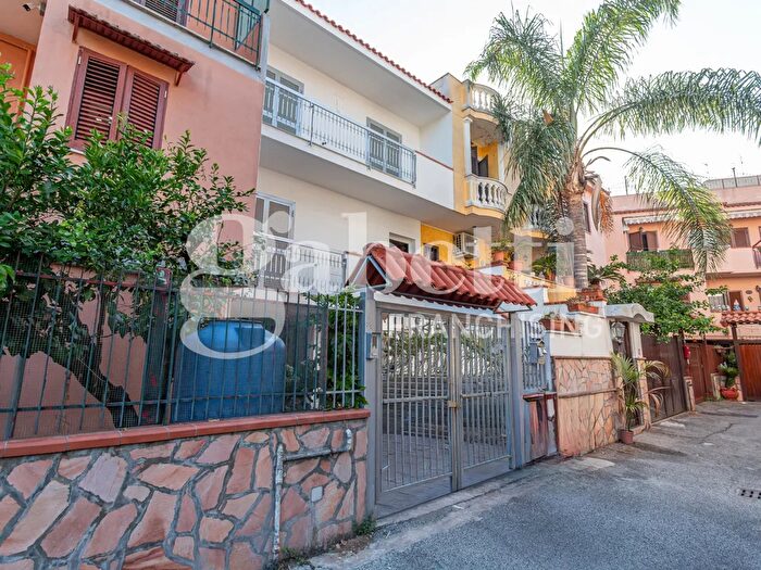 Casa quadrilocale in vendita in Via Gianbattista Vico, Villaricca