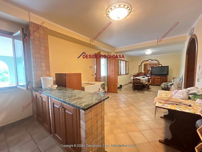 Casa con 5 locali in vendita in Altavilla Milicia