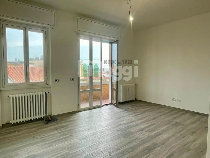 Appartamento quadrilocale in affitto in Via Giulio Romano, Milano