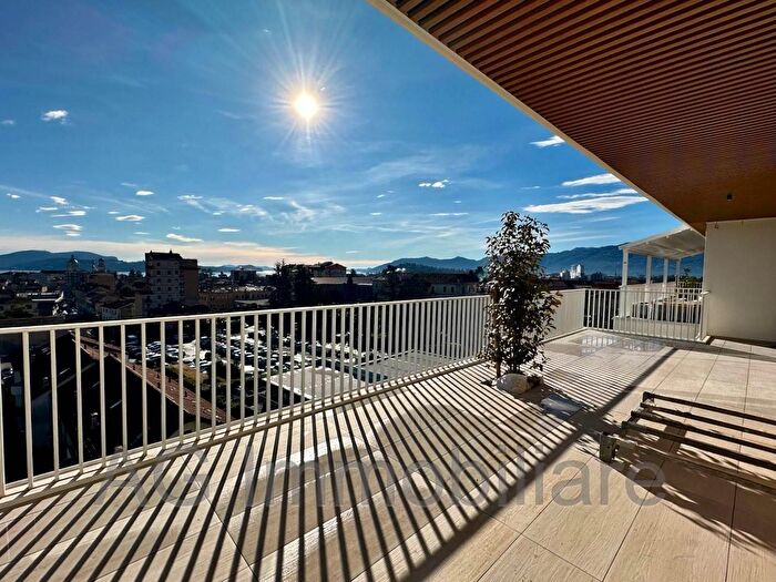 Appartamento quadrilocale in vendita in Via Maurizio Muller, Verbania