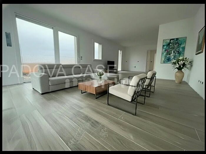 Casa quadrilocale in vendita in Rubano