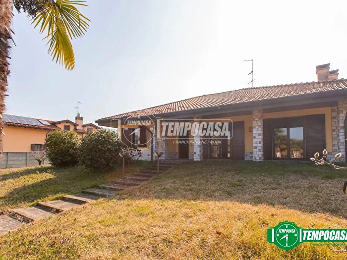 Casa trilocale in vendita in Via Don Carlo Gnocchi, Magnago