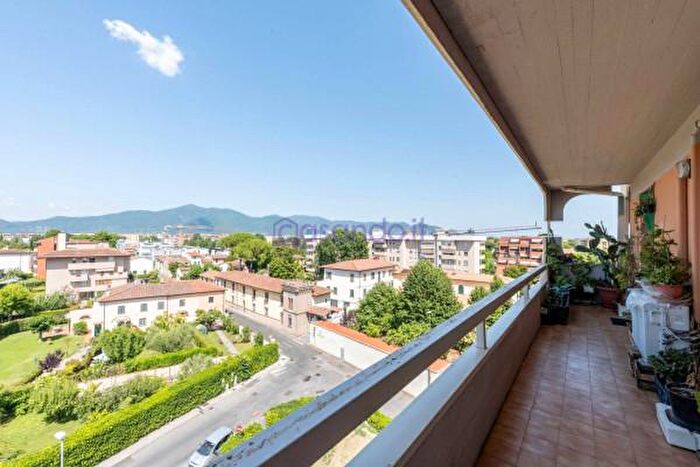 Appartamento con 6 locali in vendita in Via Pietro Cuppari C, Pisa