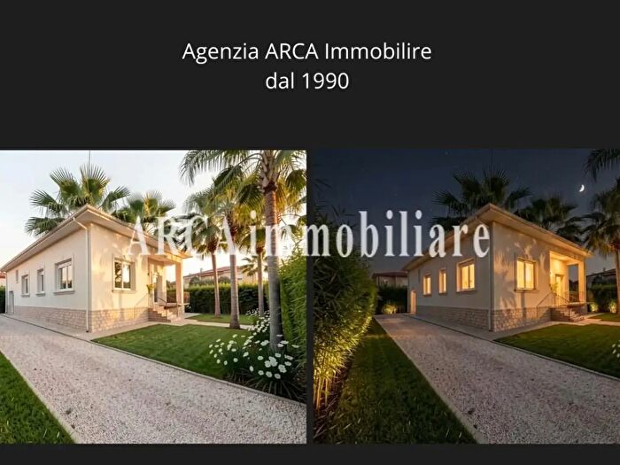 Casa con 7 locali in vendita in Pietrasanta