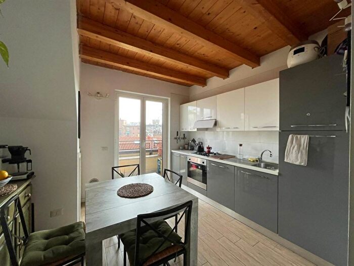 Appartamento trilocale in affitto in Piazza Santa Maria alla Fontana, Zara, Milano