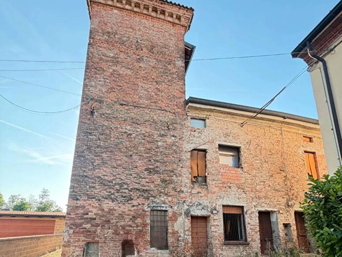 Casa con 10 locali in vendita in Via Roma, Caorso
