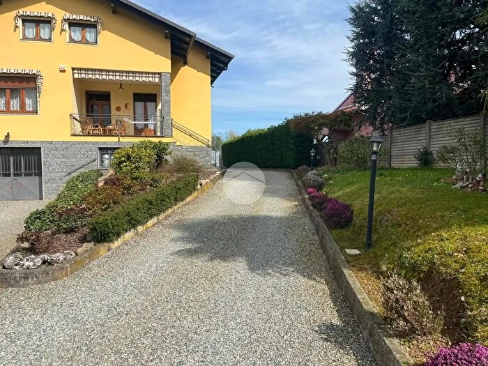 Casa con 12 locali in vendita in Via Stazione, Sandigliano