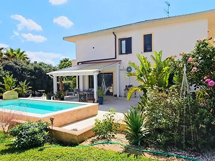 Casa con 12 locali in vendita in Contrada Pastorella, Marsala