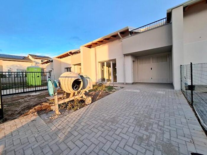 Casa quadrilocale in vendita in Via delle Strette, Appiano Gentile