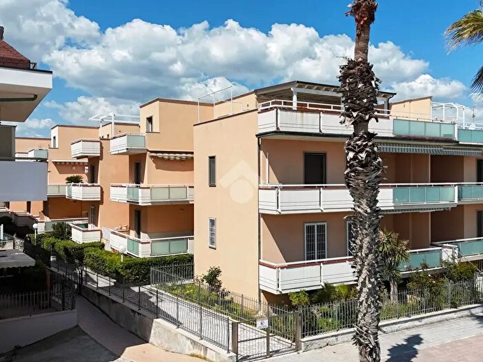 Appartamento trilocale in vendita in Lungomare Europa, Martinsicuro