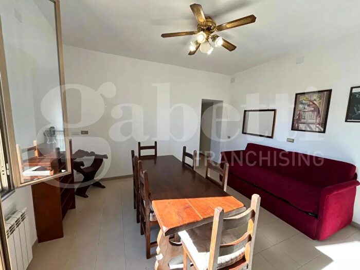 Appartamento bilocale in affitto in Via Morlupo, Roma